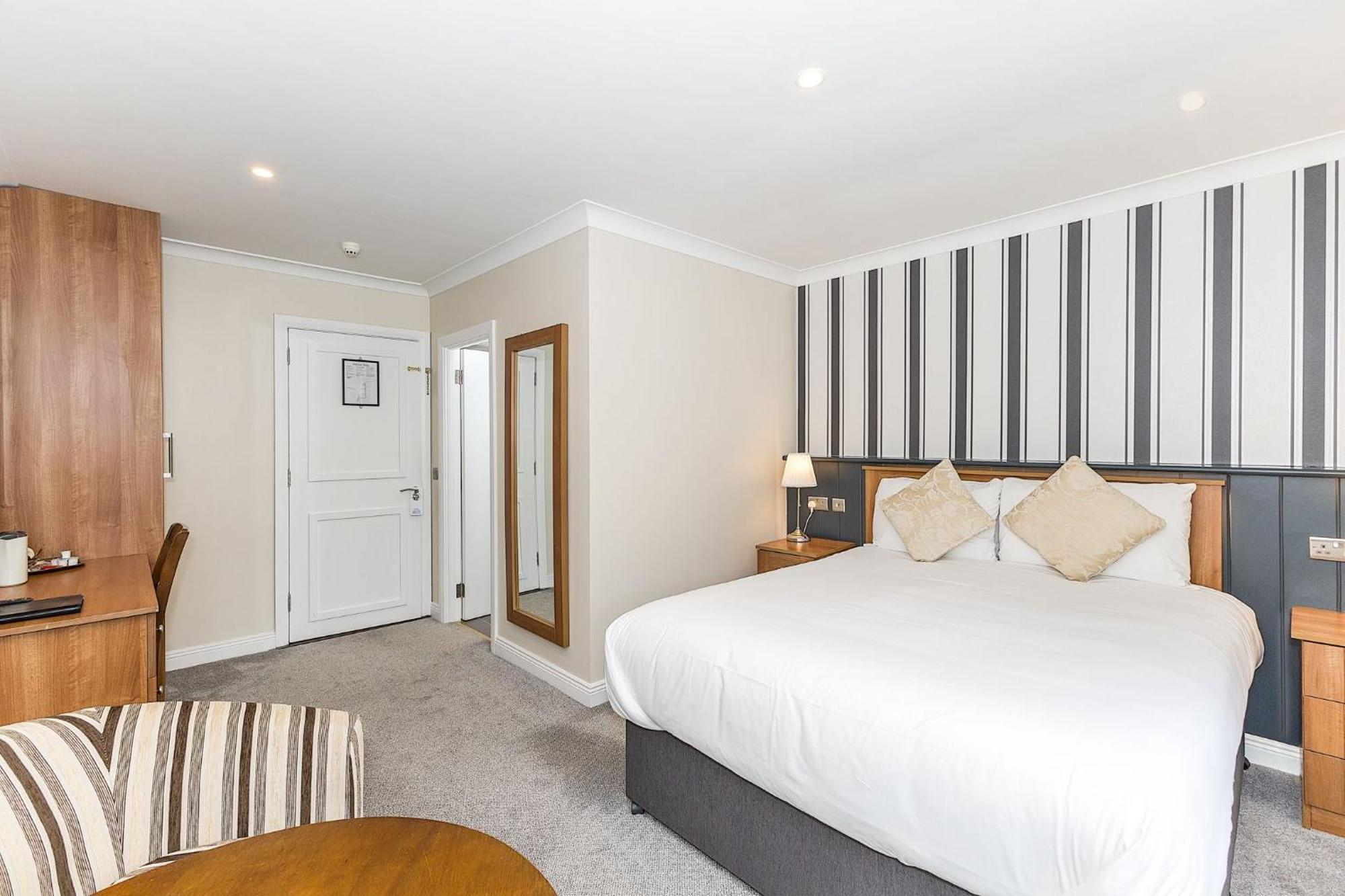 Hillview House Hotel Lusk Buitenkant foto