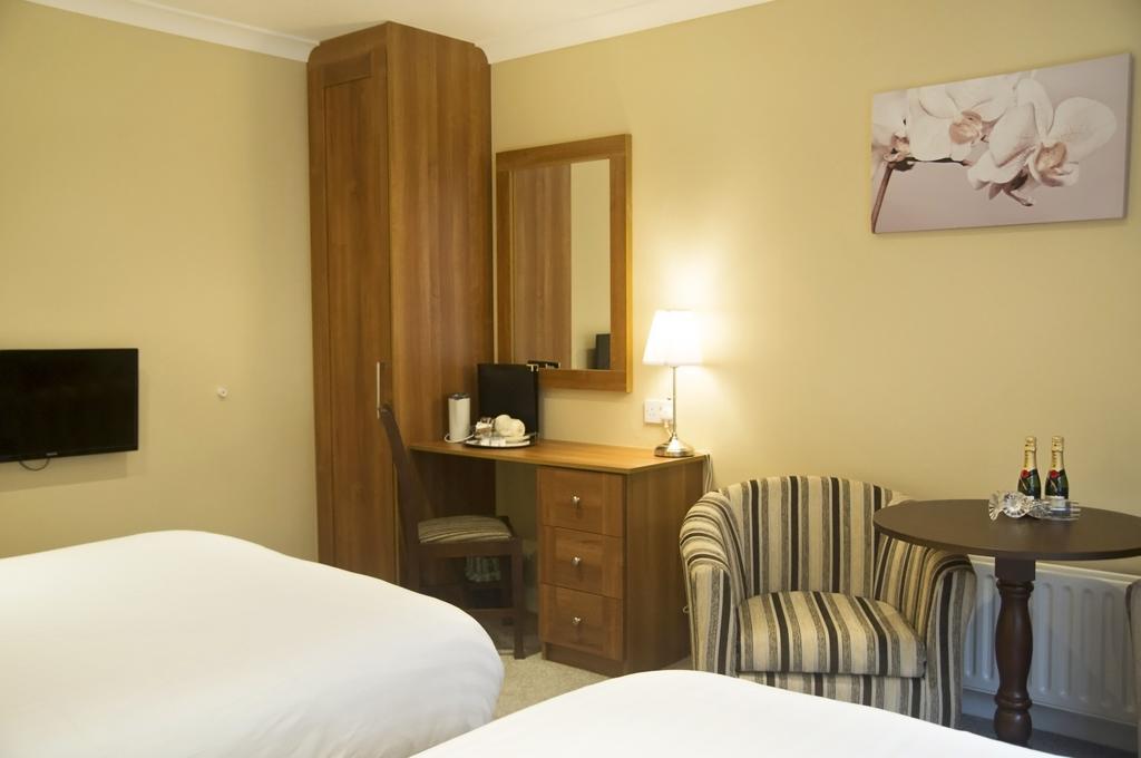 Hillview House Hotel Lusk Buitenkant foto