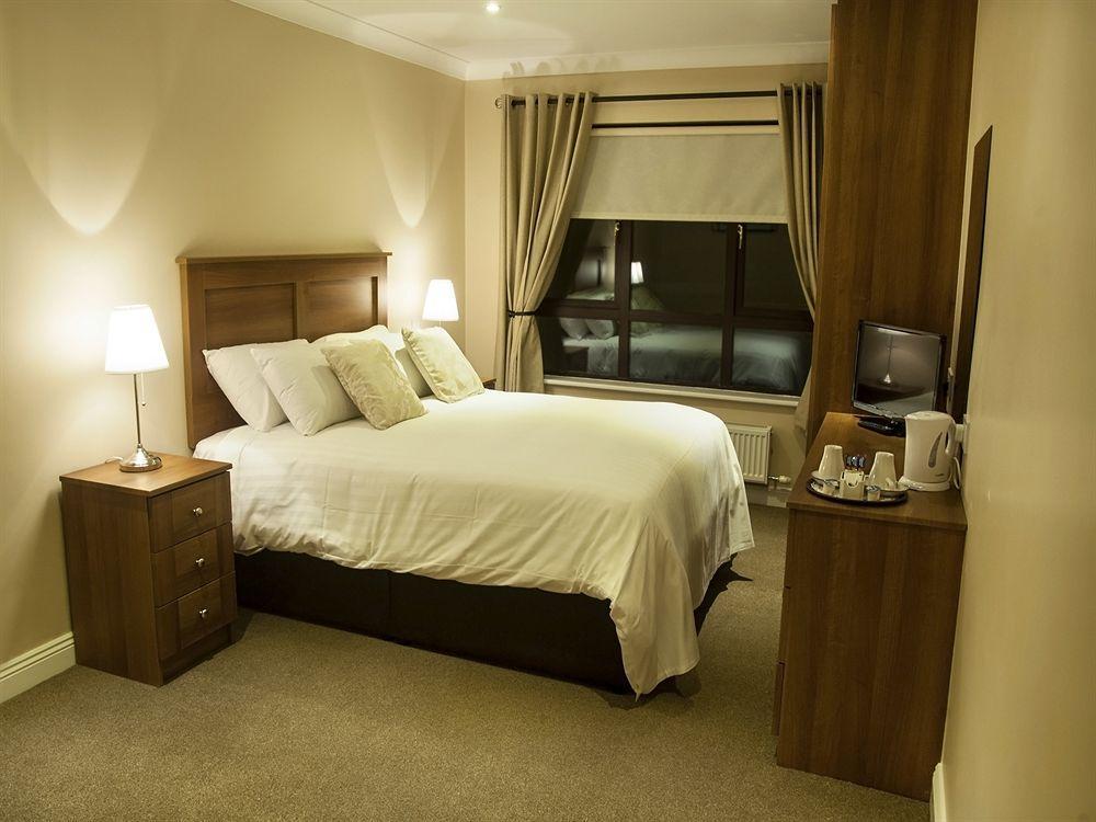 Hillview House Hotel Lusk Buitenkant foto