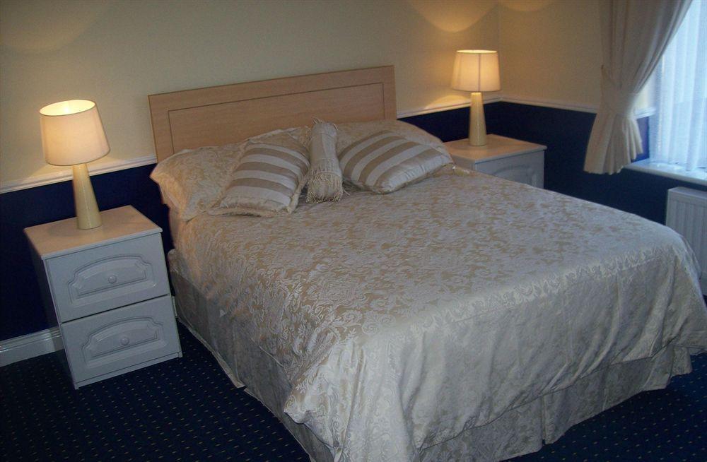 Hillview House Hotel Lusk Buitenkant foto