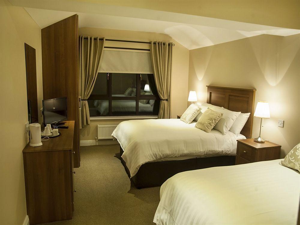 Hillview House Hotel Lusk Buitenkant foto