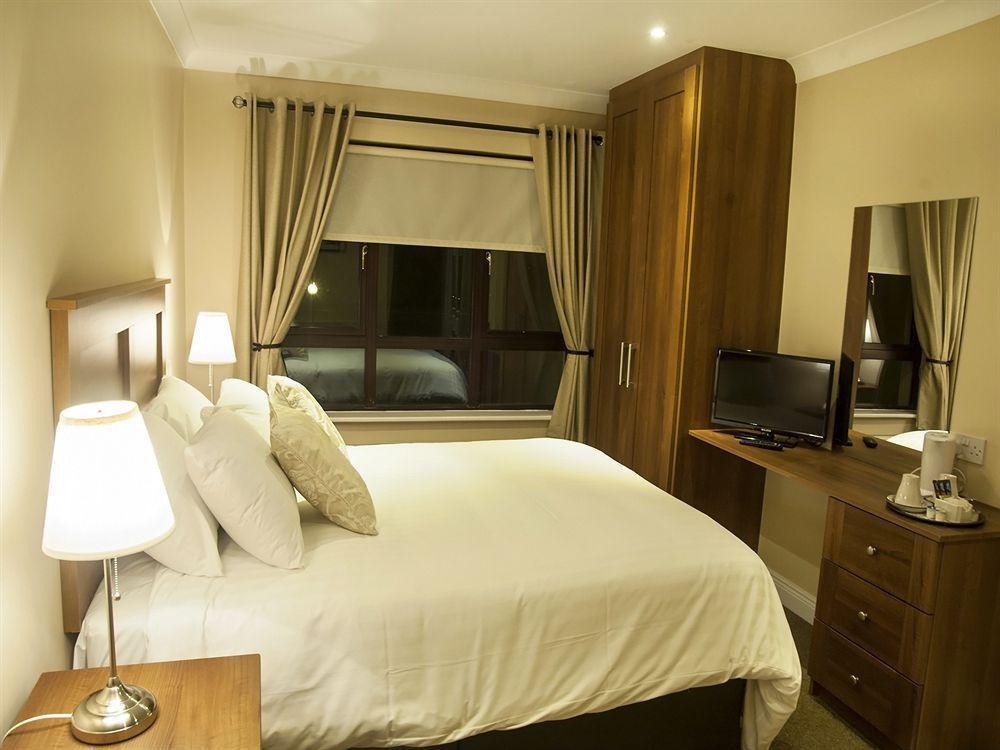 Hillview House Hotel Lusk Buitenkant foto