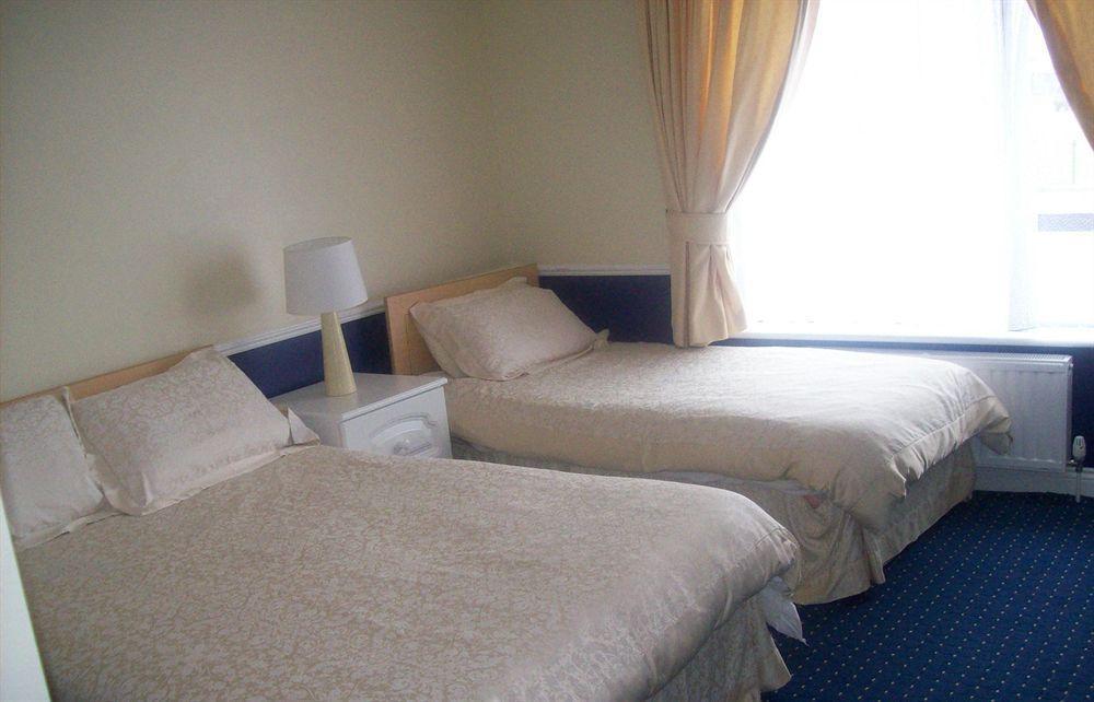 Hillview House Hotel Lusk Buitenkant foto