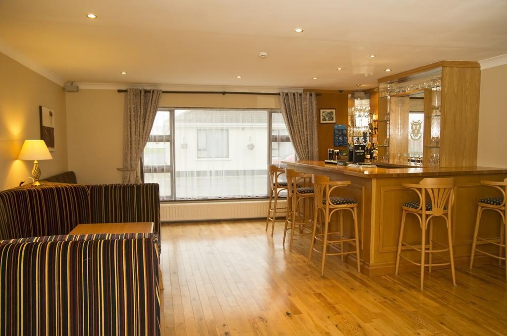 Hillview House Hotel Lusk Buitenkant foto